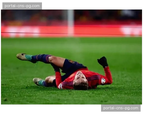 特写:时隔258天复出,巴萨小将加维替补登场获全场掌声 特写:时隔258天复出,巴萨小将加维替补登场获全场掌声